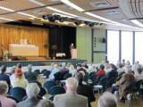 Gespannte Aufmerksamkeit in der Stadthalle Hattersheim